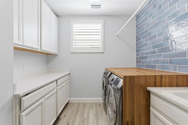 8245 GRANDE SHORES DRIVE, Sarasota, FL 34240