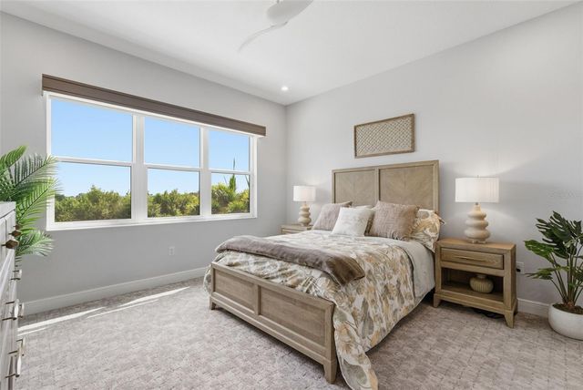 8245 GRANDE SHORES DRIVE, Sarasota, FL 34240