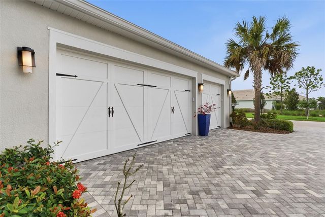 8245 GRANDE SHORES DRIVE, Sarasota, FL 34240