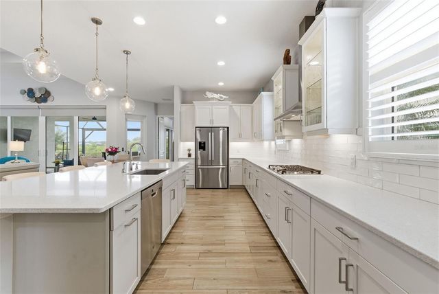 8245 GRANDE SHORES DRIVE, Sarasota, FL 34240