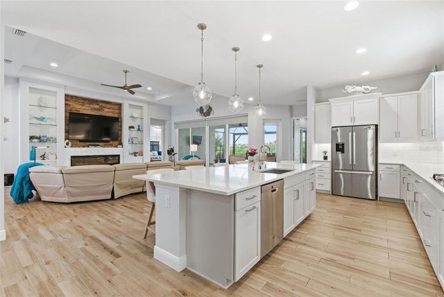 8245 GRANDE SHORES DRIVE, Sarasota, FL 34240