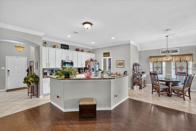 1008 Bell Manor Drive, Savannah, TX 76227