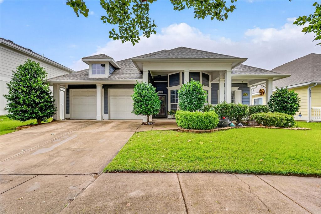1008 Bell Manor Drive, Savannah, TX 76227