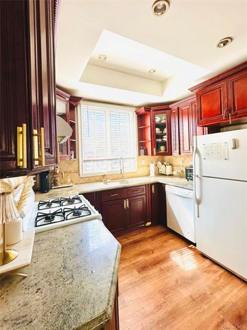 48 Macfarland Avenue, Staten Island, NY 10305