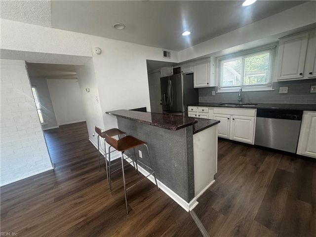 4033 Foxwood DR, Virginia Beach, VA 23462