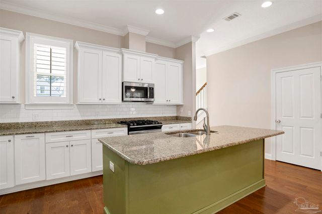 10692 Squall Line Rd, Pensacola, FL 32507