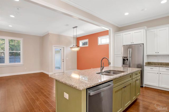 10692 Squall Line Rd, Pensacola, FL 32507