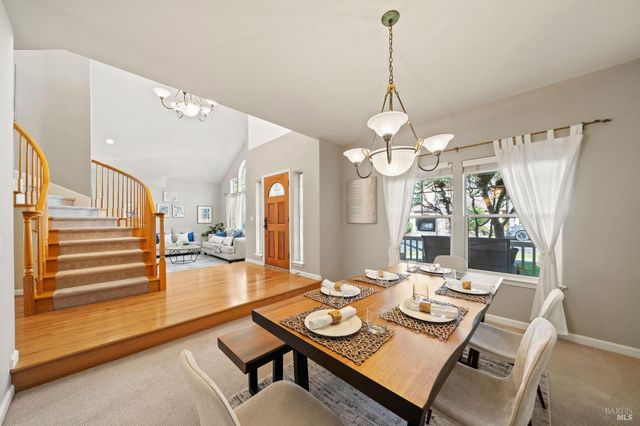 4706 Devonshire Pl, Santa Rosa, CA 95405