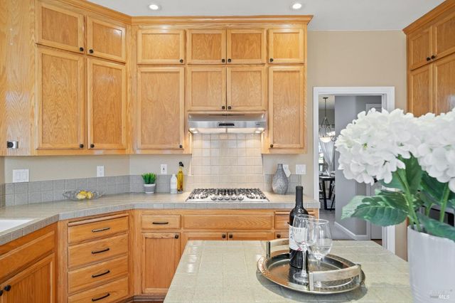 4706 Devonshire Pl, Santa Rosa, CA 95405