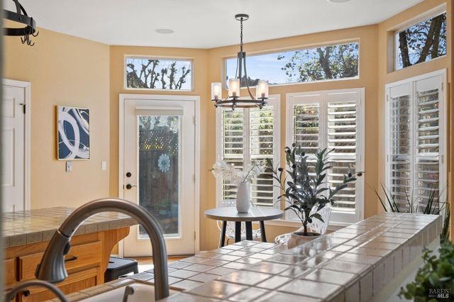 4706 Devonshire Pl, Santa Rosa, CA 95405