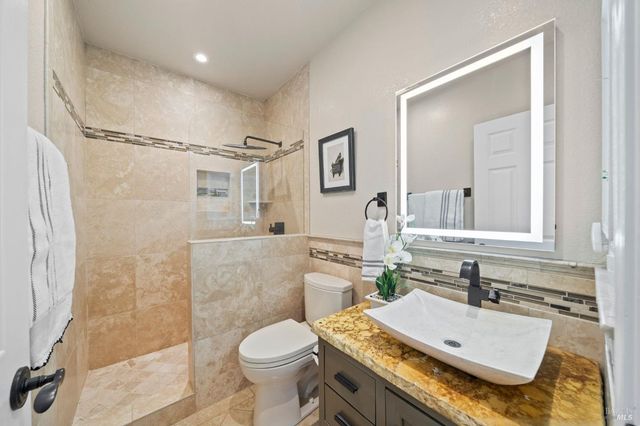 4706 Devonshire Pl, Santa Rosa, CA 95405