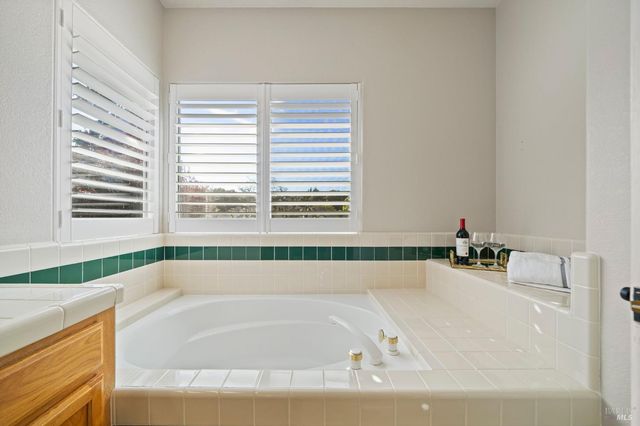 4706 Devonshire Pl, Santa Rosa, CA 95405