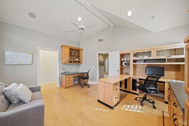 4706 Devonshire Pl, Santa Rosa, CA 95405