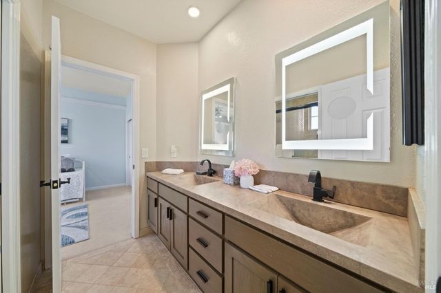 4706 Devonshire Pl, Santa Rosa, CA 95405