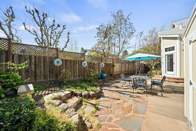 4706 Devonshire Pl, Santa Rosa, CA 95405
