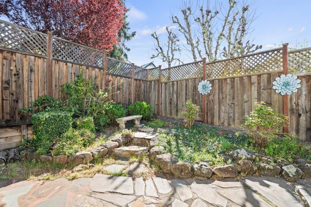 4706 Devonshire Pl, Santa Rosa, CA 95405
