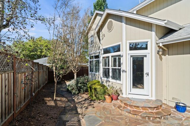 4706 Devonshire Pl, Santa Rosa, CA 95405