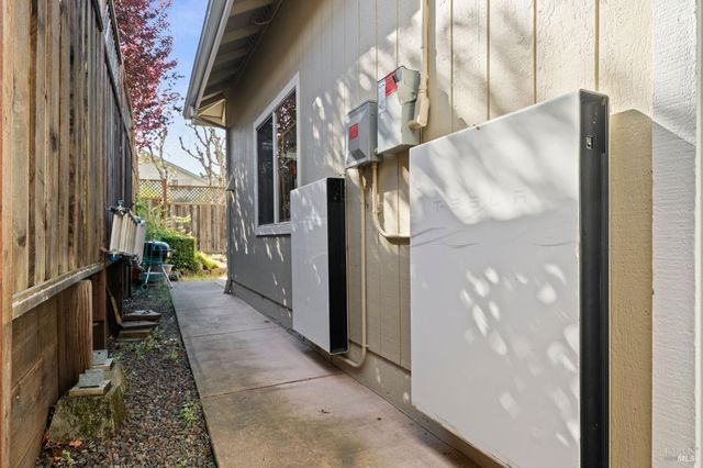 4706 Devonshire Pl, Santa Rosa, CA 95405
