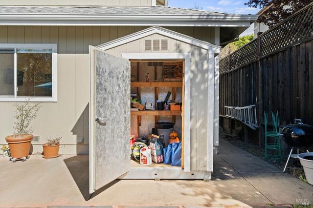 4706 Devonshire Pl, Santa Rosa, CA 95405