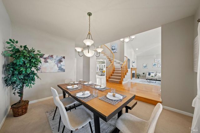 4706 Devonshire Pl, Santa Rosa, CA 95405