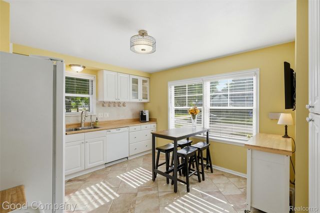 23470 Oneida Street, Oak Park, MI 48237