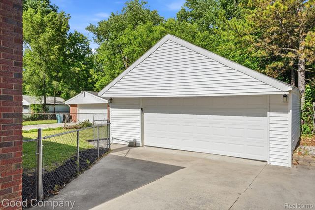 23470 Oneida Street, Oak Park, MI 48237