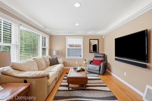 23470 Oneida Street, Oak Park, MI 48237