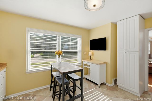 23470 Oneida Street, Oak Park, MI 48237