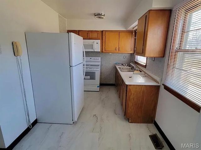 1716 Loretta Avenue, East St Louis, IL 62206