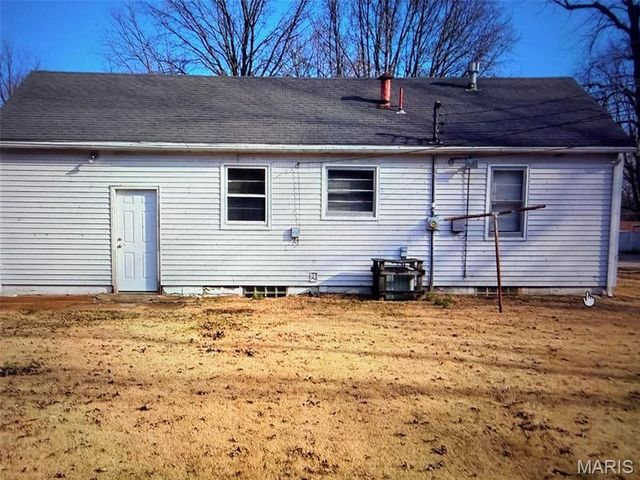 1716 Loretta Avenue, East St Louis, IL 62206