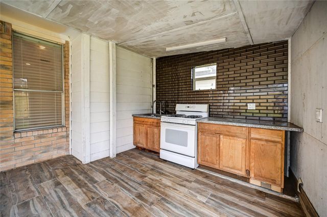 11906 Dinosaur Valley Drive, Sugar Land, TX 77498