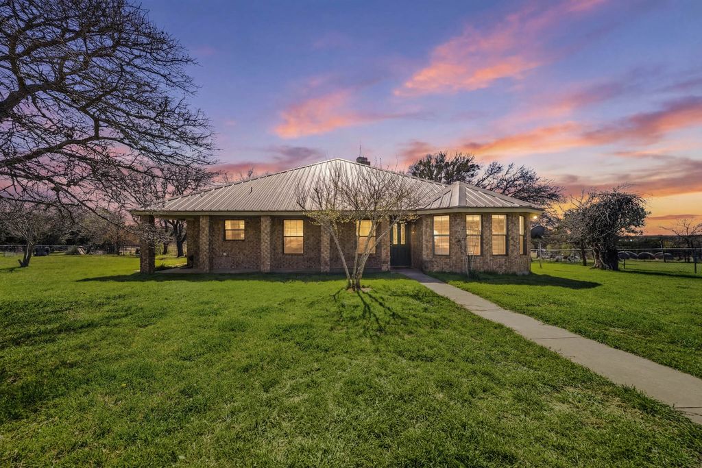 5680 County Road 142, Gatesville, TX 76528