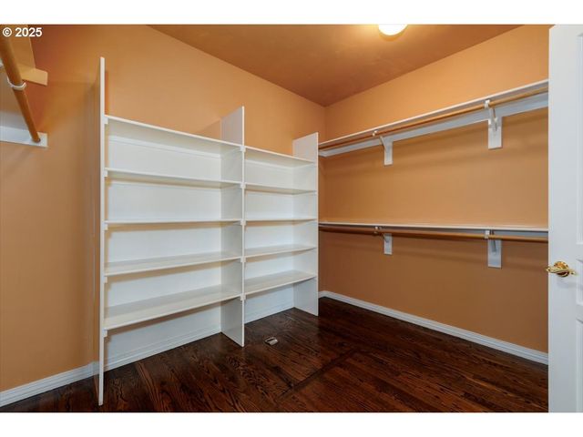 3982 Nw FALL CREEK Pl, Portland, OR 97229