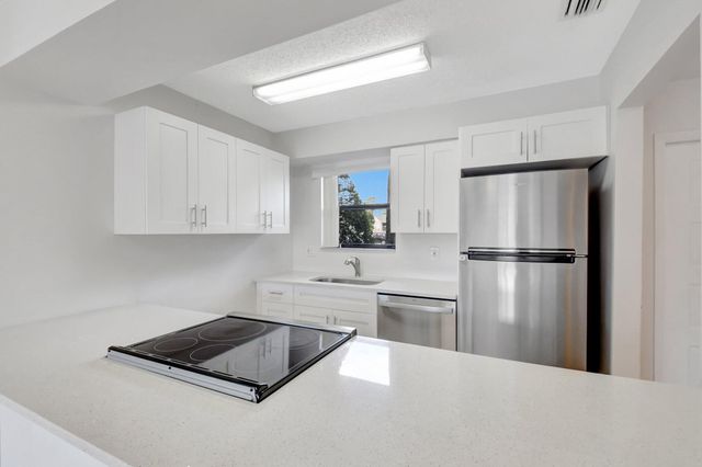 1506 Wharf Lane, Greenacres, FL 33463