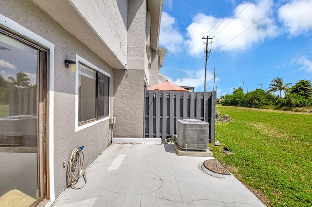 1506 Wharf Lane, Greenacres, FL 33463