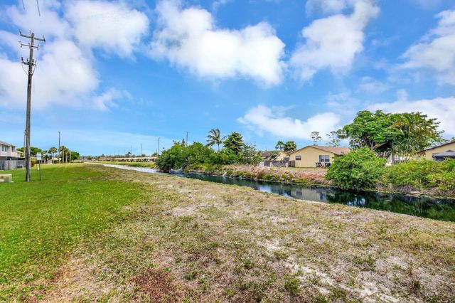 1506 Wharf Lane, Greenacres, FL 33463