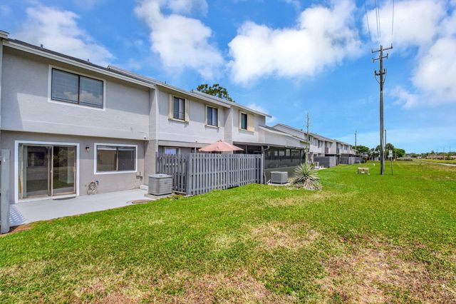 1506 Wharf Lane, Greenacres, FL 33463