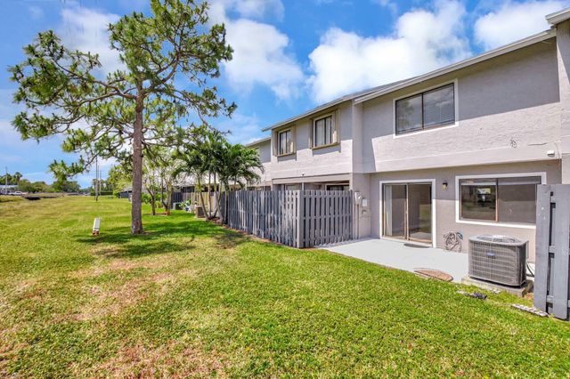 1506 Wharf Lane, Greenacres, FL 33463