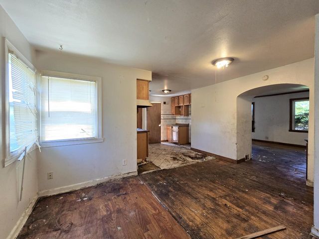 9251 W Swan CIRCLE, Milwaukee, WI 53225