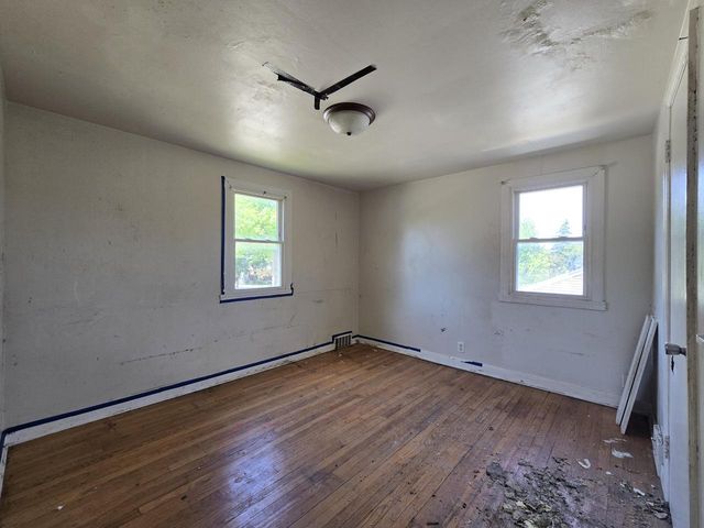 9251 W Swan CIRCLE, Milwaukee, WI 53225