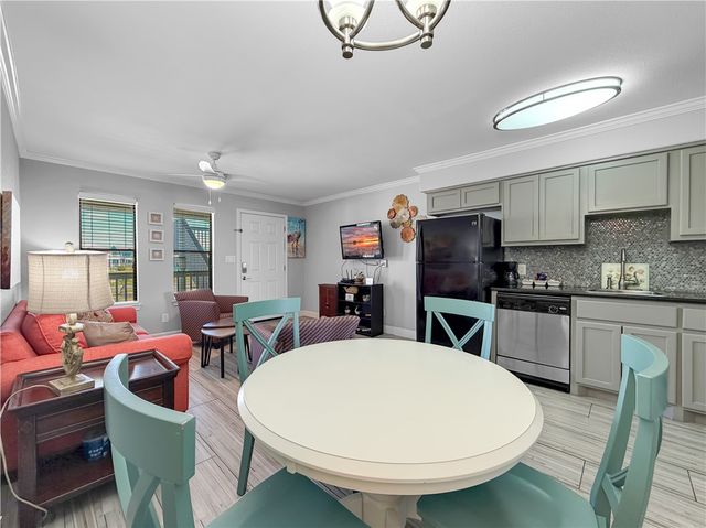 2290 N Fulton Beach 214, Rockport, TX 78382