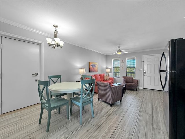 2290 N Fulton Beach 214, Rockport, TX 78382