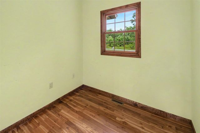 78 N Hilton Park Road, Muskegon, MI 49442