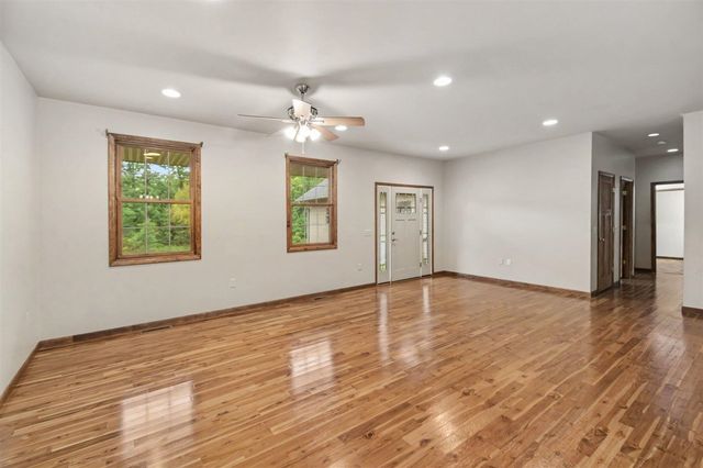 78 N Hilton Park Road, Muskegon, MI 49442