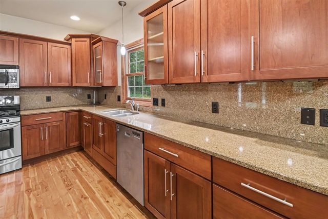 78 N Hilton Park Road, Muskegon, MI 49442