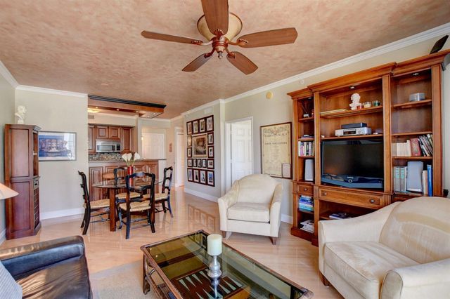 780 S Sapodilla Avenue S 401, West Palm Beach, FL 33401