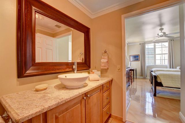 780 S Sapodilla Avenue S 401, West Palm Beach, FL 33401