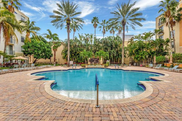 780 S Sapodilla Avenue S 401, West Palm Beach, FL 33401