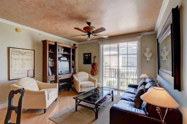 780 S Sapodilla Avenue S 401, West Palm Beach, FL 33401