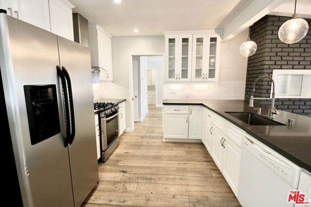 5415 Coldwater Canyon Avenue, Sherman Oaks, CA 91401